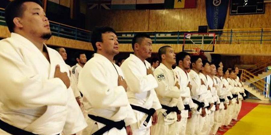 Жүдочдын түрүүч олимпод оролцохоор хөөрлөө